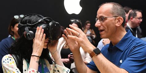 New Details on Apple's Rumored VR Headset: Report - Business Insider