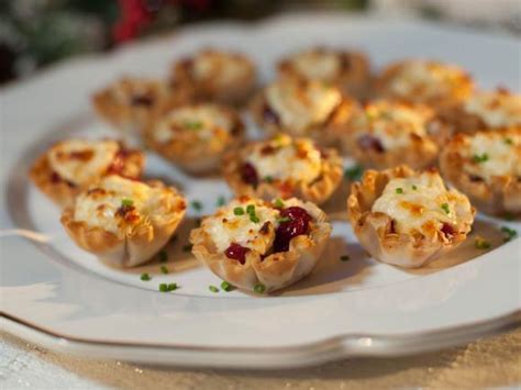 Toasted Gruyere and Cranberry Cups Recipe | Trisha Yearwood | Food Network