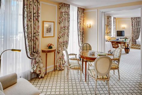 One Day at Hotel Le Bristol Paris - Jan Prerovsky Photography