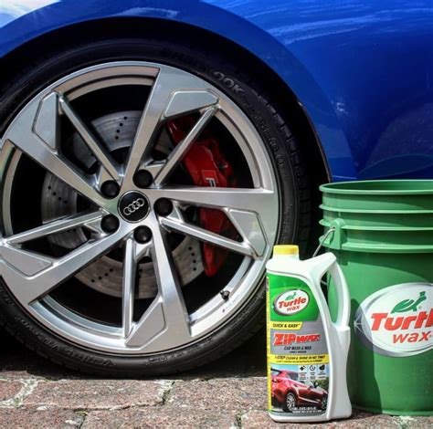 Why You Shouldn't Use Dish Soap To Wash Your Car | Turtle Wax