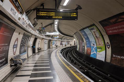 WFAT at Waterloo. (London Underground Bakerloo Line) : r/WaitingForATrain