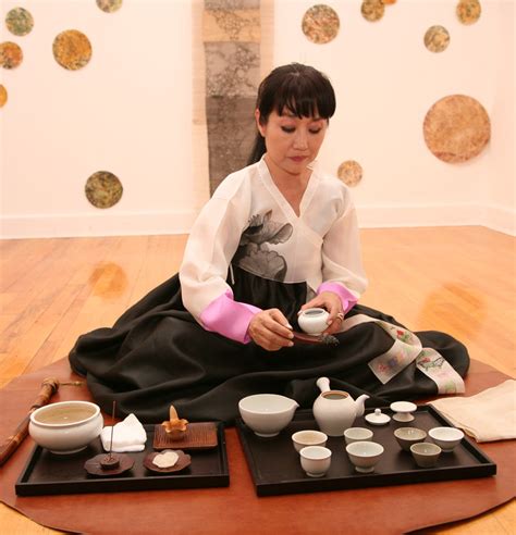 Connecting Our Community: Korean Tea Ceremony – FIT Newsroom