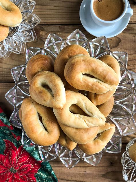 Christmas koulourakia with yeast (Χριστουγεννιάτικα κουλουράκια με μαγιά) Holiday Entertaining ...