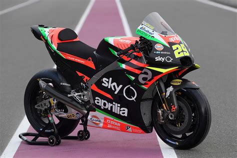 MotoGP: Aprilia debut 2019 RS-GP | MCN