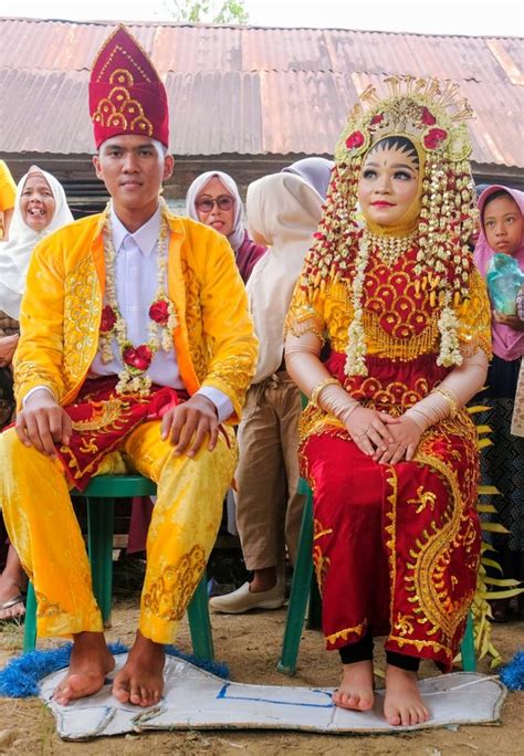 Bausung Panganten, Tradisi Mengusung Pengantin Suku Banjar