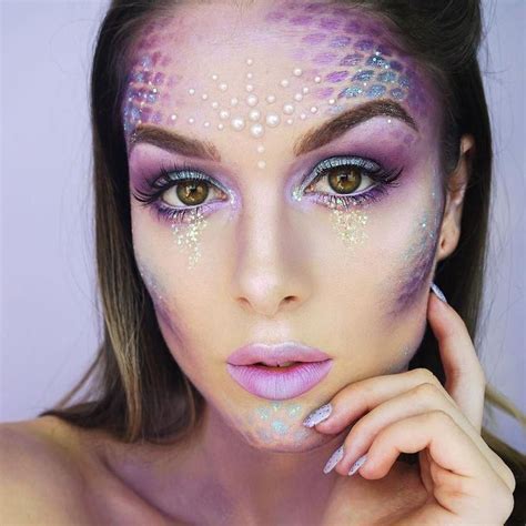 Halloween Makeup Lately, it seems the world is obsessed with mermaids a… en 2020 | Maquillaje de ...