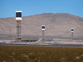 File:Ivanpah Solar Power Facility (2).jpg - Wikimedia Commons