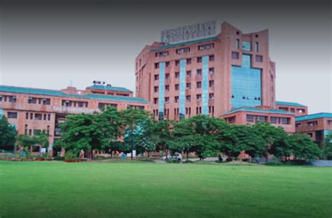 Sharda University, Greater Noida - Admission 2023, Courses, Fees ...