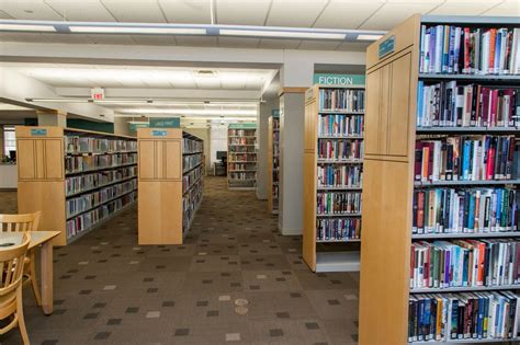 HINSDALE PUBLIC LIBRARY - 11 Photos & 13 Reviews - 20 E Maple St ...