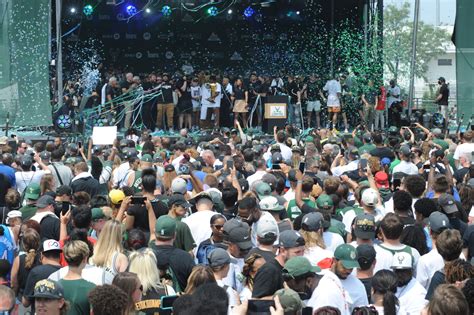 Bucks NBA Champs Parade 2021 - Milwaukee Community Journal