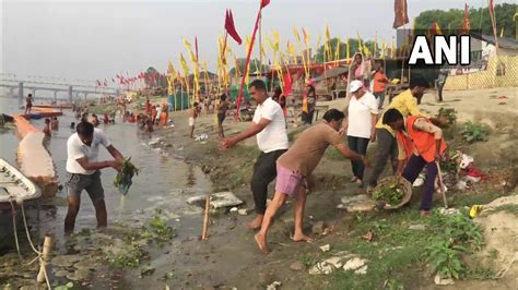 ANI UP/Uttarakhand on Twitter: "UP | Cleanliness drive underway at Dashashwamedh Ghat, Prayagraj ...