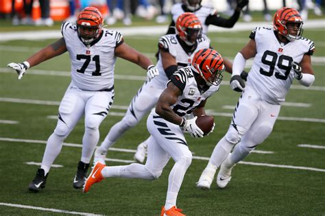 Cincinnati Bengals Bengals' Defense Holds Their Own Against Giants ...