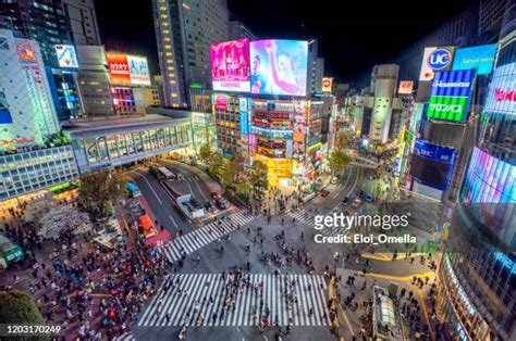 Shibuya Crossing Night Photos and Premium High Res Pictures - Getty Images