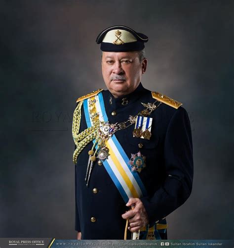 Sultan Johor, Sultan Ibrahim Iskandar. | Paris opera house, Johor, Animals beautiful