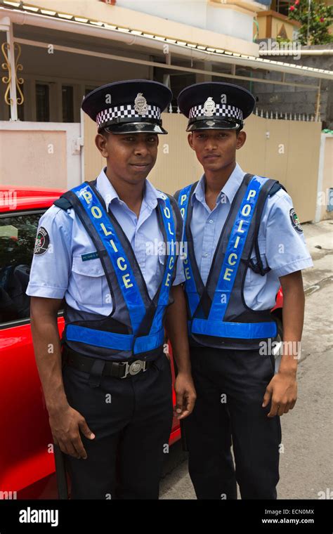 Uniform policemen hi-res stock photography and images - Alamy