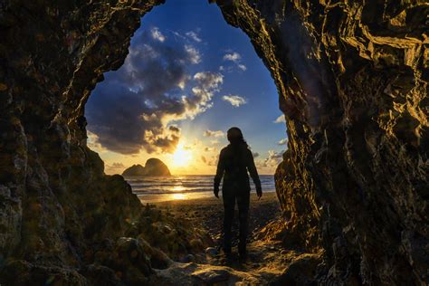 Sunset on Tunnel Beach, Oregon : r/hiking