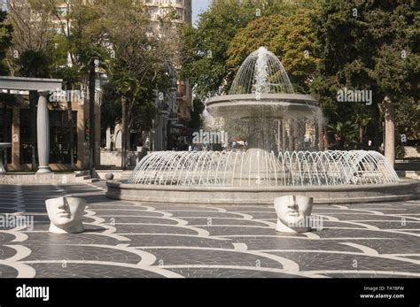 Azerbaijan, Baku, Fountains Square, with statue Stock Photo - Alamy