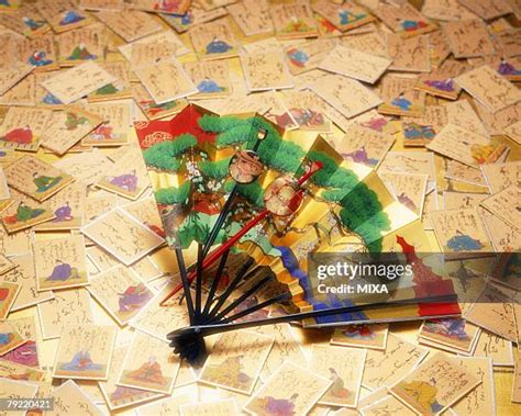 22 Playing Cards Fanning Out Stock Photos, High-Res Pictures, and ...