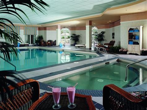 Hotel MacDonald, Edmonton. Book at Canadian Sky.