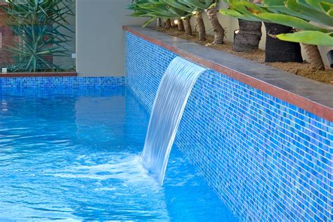 LIZ Swimming Pool Mosaic Blend | Bisazza Australia