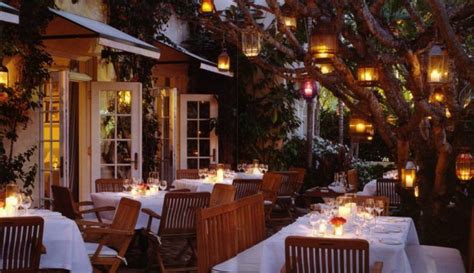 This Outdoor Garden Restaurant In Florida Is The Perfect Place To Take ...