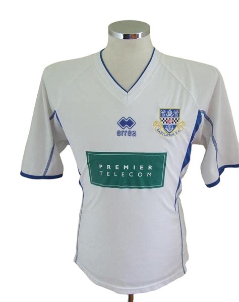 Eastleigh 2009-10 Home Kit