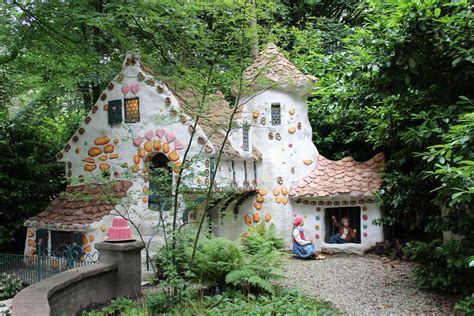 Hansel & Gretel House | Fairy tales, Bird house, Potters house