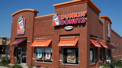 Dunkin' closing 800 locations across US by end of 2020 | 9news.com