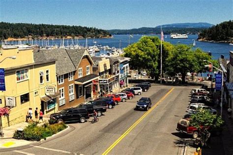 Your Guide To Visiting Friday Harbor on San Juan Island