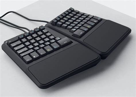 Zergotech Freedom ergonomic mechanical keyboard $339 - Geeky Gadgets