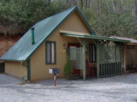 Alpine Mountain Cabins - Helen, Georgia