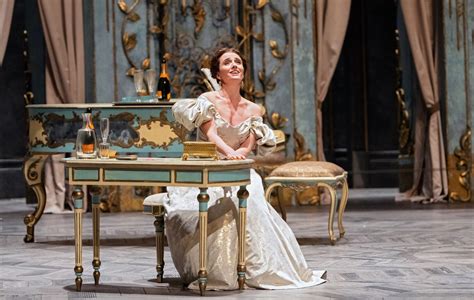 Metropolitan Opera 2022-23 Review: La Traviata - OperaWire OperaWire