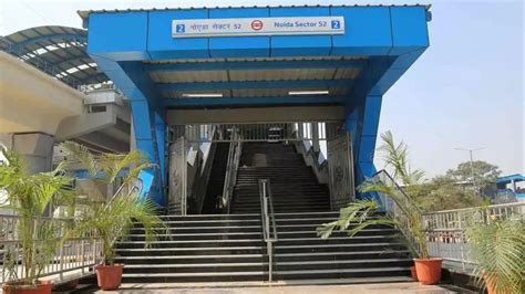 Man Dies After Jumping In Front Of Train At Noida Sector 52 Metro ...