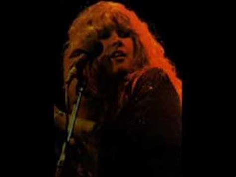 Fleetwood Mac - Gold Dust Woman - YouTube