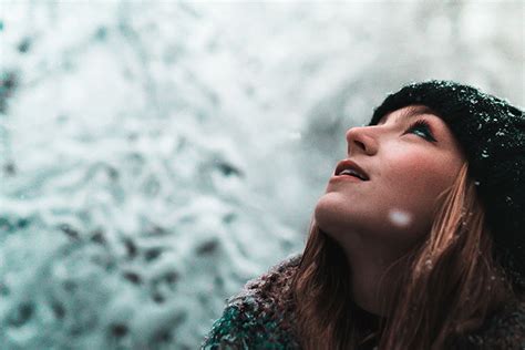 How To Shoot Winter Portrait Photography Snow Portraits | expertphotography