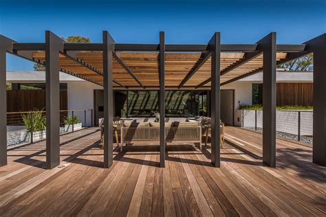 Beautiful Pergola Designs That Perfectly Frame These Modern Houses