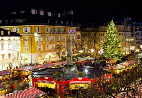 The Magical Ambiance of Italy’s Christmas Markets • Italia Living