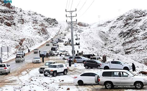 METEO con NEVE d’inizio anno in Arabia. Maxi nevicata a Tabuk ...