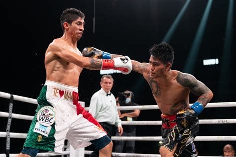 Photos: Rey Vargas Overcomes Knockdown To Beat Mark Magsayo, Wins WBC Title - Boxing News