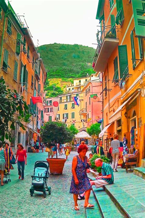 Narrow Street in Manarola Cinque Terre Italy 1e - 2 Travel Dads