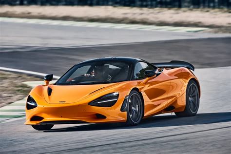 McLaren 750S chega mais leve e potente que o 720S