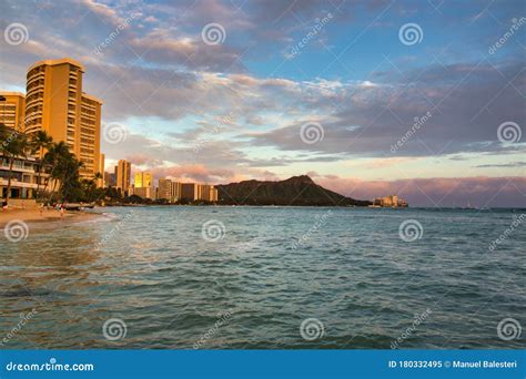 Sunset Seascape of Wakiki Beach and Diamond Head. Stock Image - Image ...