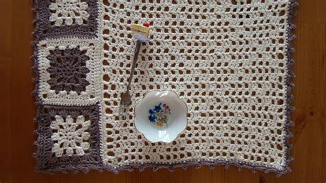 Roving Around Crafts: Crocheted Table-mats!