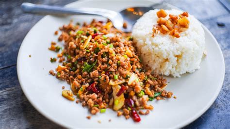 Spicy Thai Food: 7 Awesome Dishes That Will Set Your Mouth On Fire ...