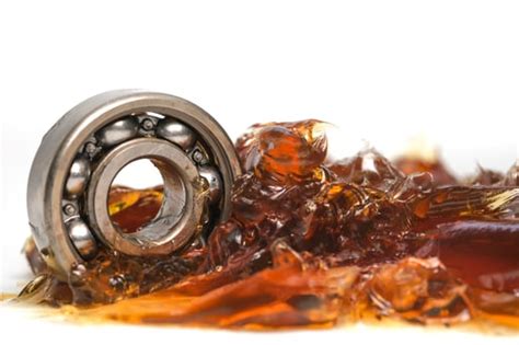 Solid Lubricant vs. Oil Lubricant - What’s the Difference