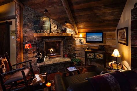 44 Ultra cozy fireplaces for winter hibernation