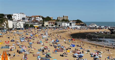 Broadstairs Viking Bay - Photo "Bay at Broadstairs Kent England" :: British Beaches