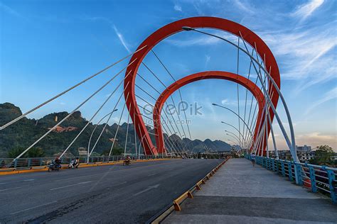 21 Lukisan Pemandangan Jembatan Gantung Romi Gambar - Riset