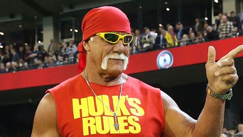 Hulk Hogan: "I want to be Trump's running mate" - CBS News