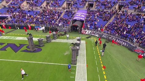 Ravens 2012 Super Bowl Team Comes Out the Tunnel During Reunion